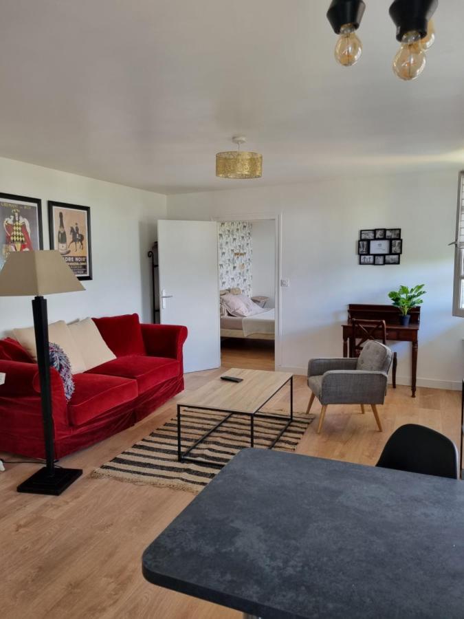 Location Saisonniere Appartement Situe A Сомюр Екстер'єр фото